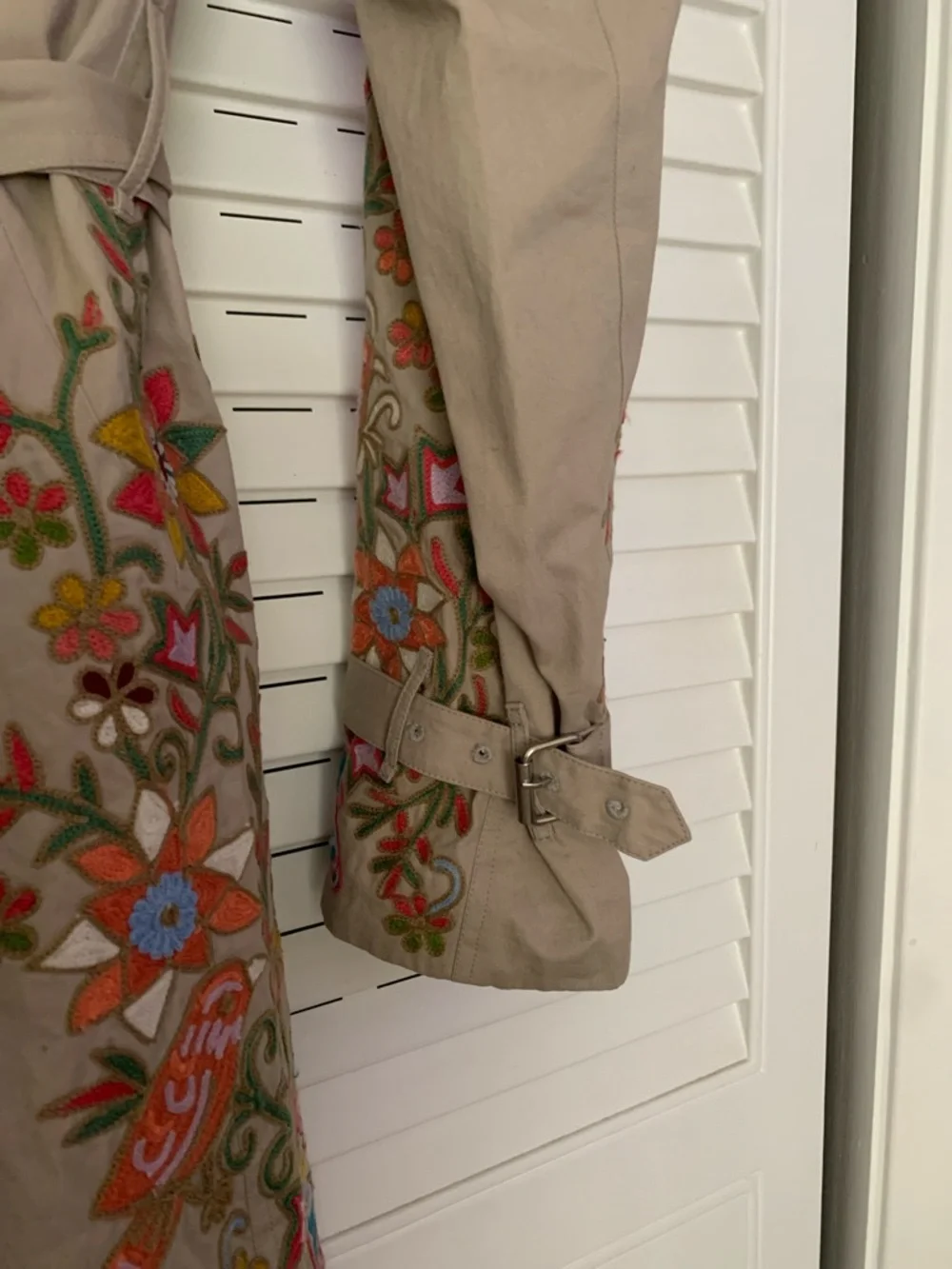 Calypso St. Barth Embroidered Beige Trench Coat with Floral Detail - Picture 5 of 15